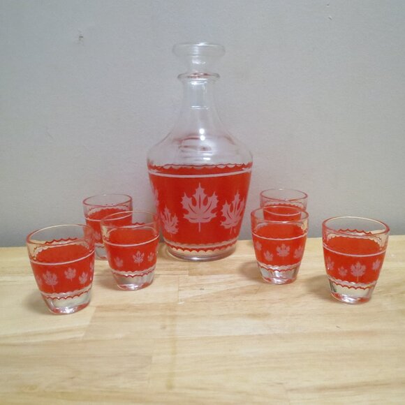 Glass Decanter Set Vintage Retro 6 Shot Glasses Maple Leaf c1950s France - Picture 1 of 3
